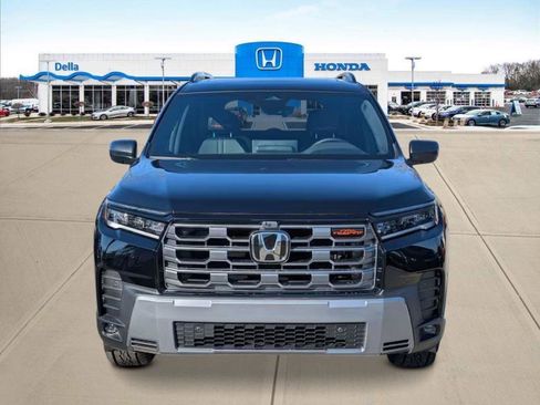 New 2026 Honda Pilot TrailSport image 8