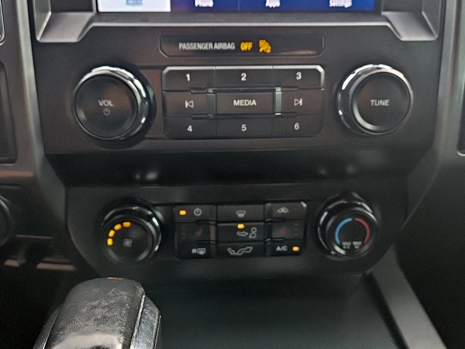 Used 2020 Ford F150 XLT w/ Equipment Group 302A Luxury AWD/4WD image 19