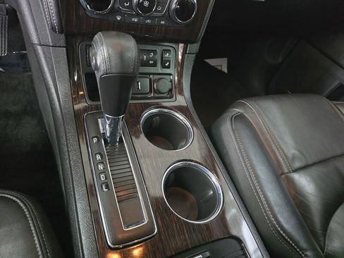 Used 2016 Chevrolet Traverse LT image 23