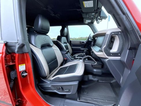 Used 2023 Ford Bronco Wildtrak AWD/4WD image 15