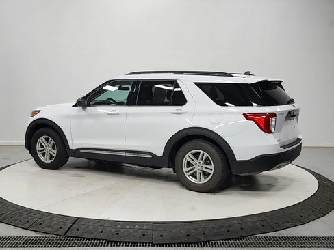 Used 2023 Ford Explorer XLT w/ Equipment Group 202A RWD image 5