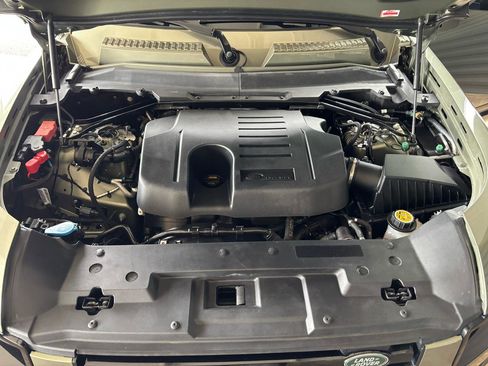 Used 2020 Land Rover Defender 110 SE AWD/4WD image 30