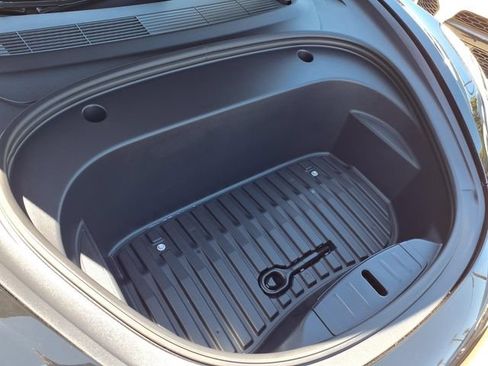 Used 2018 Tesla Model 3 Long Range RWD image 9