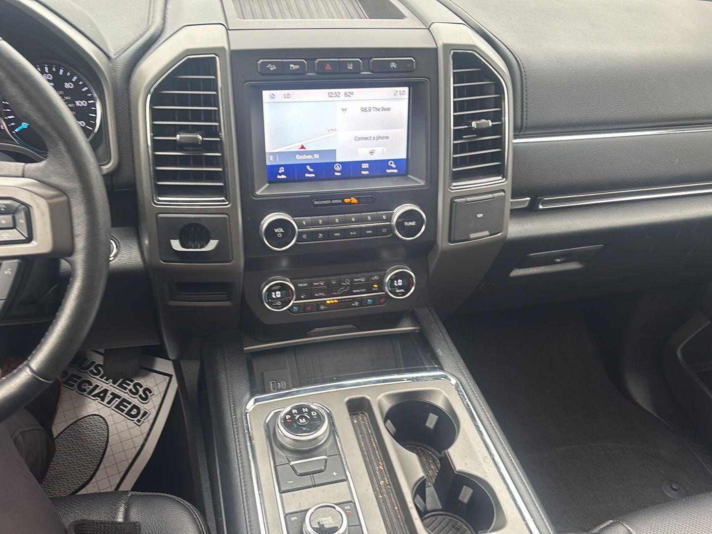 Used 2020 Ford Expedition XLT w/ Equipment Group 202A AWD/4WD image 16