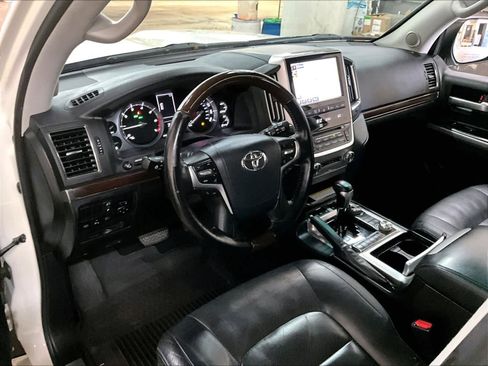 Used 2019 Toyota Land Cruiser AWD/4WD image 17