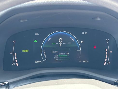 Used 2025 Toyota Camry LE FWD image 40
