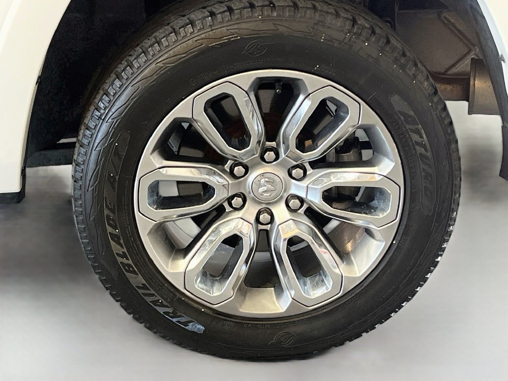 Used 2022 RAM 1500 Laramie AWD/4WD image 32