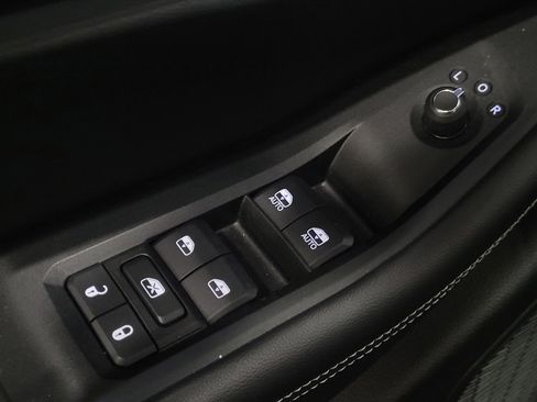 Used 2023 Jeep Grand Cherokee Laredo w/ Luxury Tech Group I AWD/4WD image 27