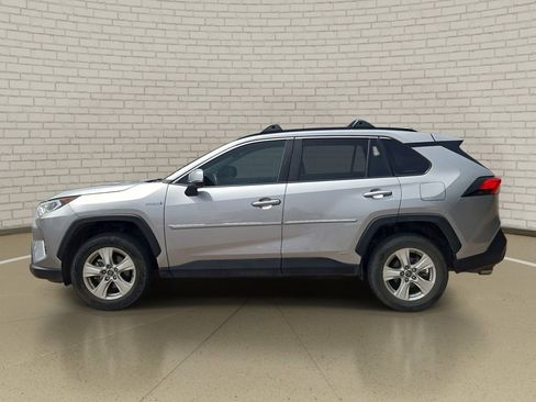 Used 2020 Toyota RAV4 XLE w/ Convenience Package image 8