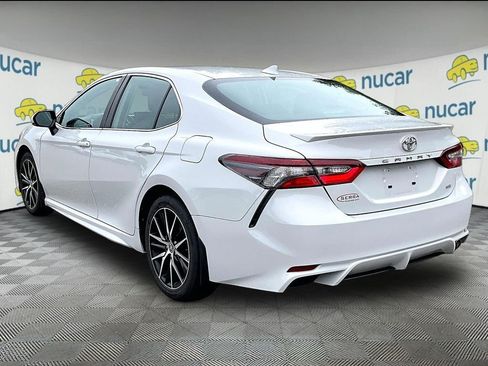 Used 2024 Toyota Camry SE w/ Audio Upgrade Package FWD image 5