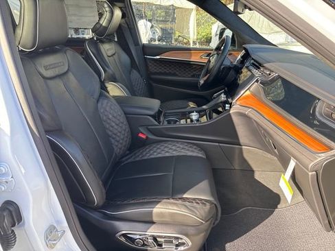 New 2025 Jeep Grand Cherokee L Summit image 9