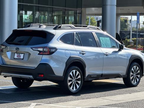 Certified 2025 Subaru Outback Limited AWD/4WD image 4