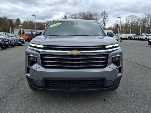 Certified 2025 Chevrolet Traverse LT AWD/4WD image 2