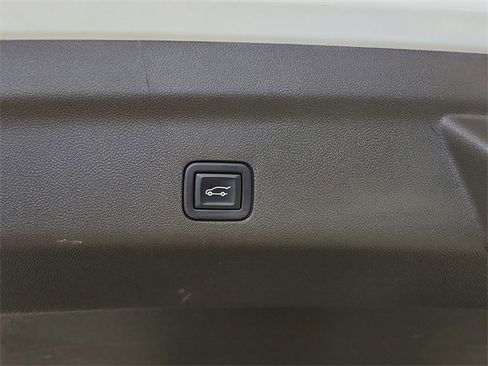 Used 2023 GMC Yukon Denali image 38