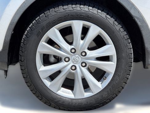 Used 2015 Toyota RAV4 Limited w/ Technology Package AWD/4WD image 10