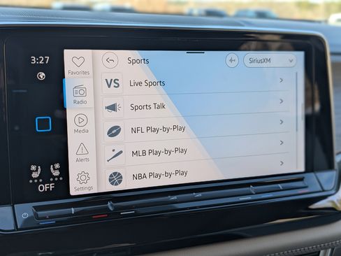 Used 2024 Volkswagen Atlas SEL image 30