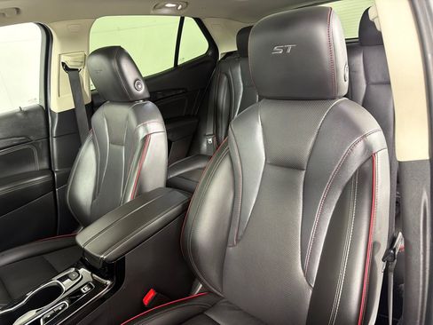Used 2023 Buick Envision Essence w/ Sport Touring Package FWD image 13