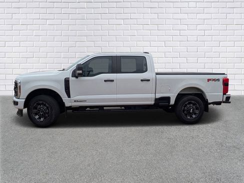 Used 2024 Ford F250 XL w/ STX Appearance Package AWD/4WD image 2