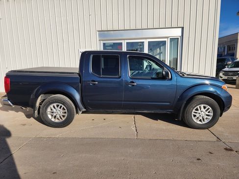 Used 2015 Nissan Frontier SV w/ SV Value Truck Package image 5
