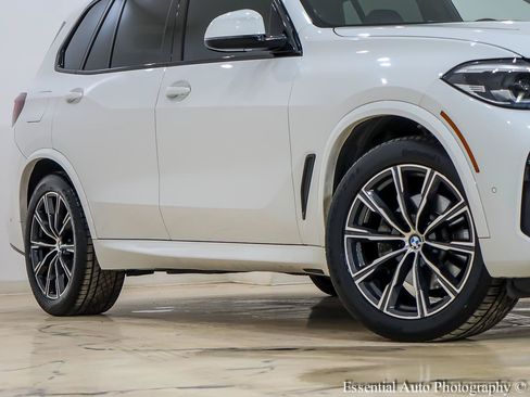 Used 2019 BMW X5 xDrive40i w/ M Sport Package AWD/4WD image 4