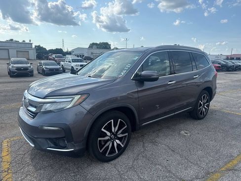 Used 2019 Honda Pilot Touring image 1
