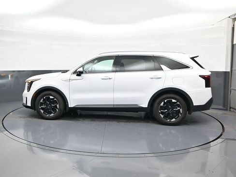 Used 2024 Kia Sorento S FWD image 5