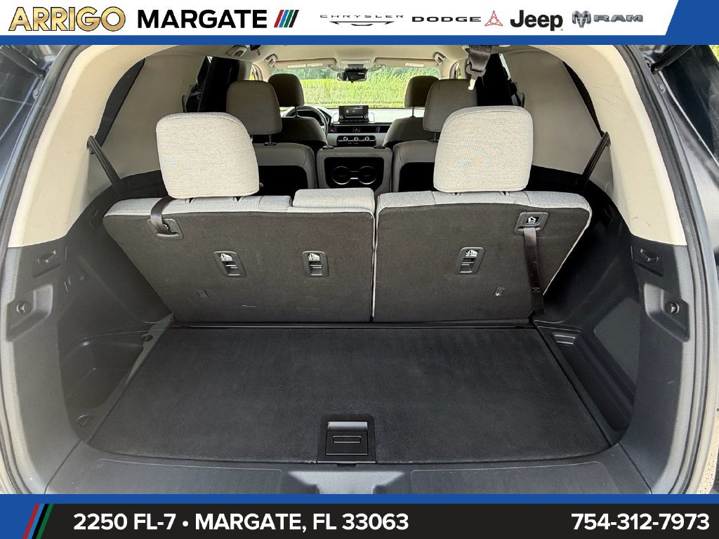 Used 2023 Honda Pilot LX image 15