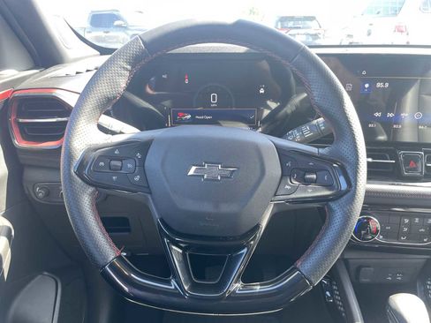 Used 2025 Chevrolet TrailBlazer RS image 11