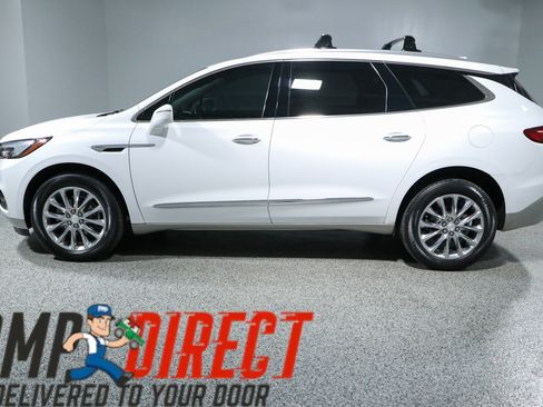 Used 2020 Buick Enclave Premium w/ Sun and Sites Package FWD image 10