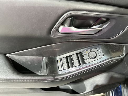 Used 2024 Nissan Rogue SV image 15