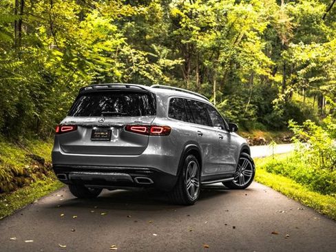 Used 2023 Mercedes-Benz GLS 450 4MATIC image 2