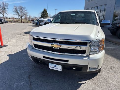 Used 2009 Chevrolet Silverado 1500 LTZ w/ White Diamond Edition image 7