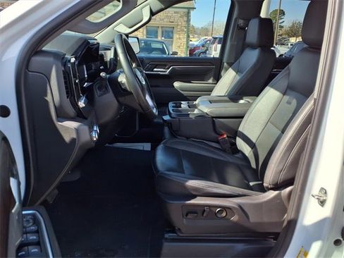 Used 2025 GMC Sierra 1500 SLT image 13