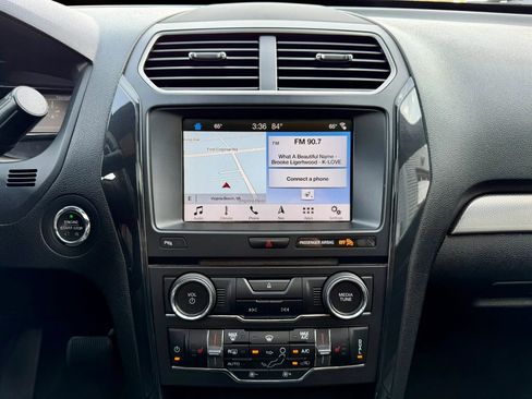 Used 2018 Ford Explorer XLT w/ Equipment Group 202A image 25