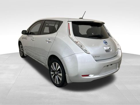 Used 2015 Nissan Leaf SV FWD image 3