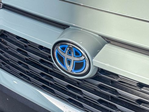 Used 2022 Toyota RAV4 XLE w/ Convenience Package AWD/4WD image 10
