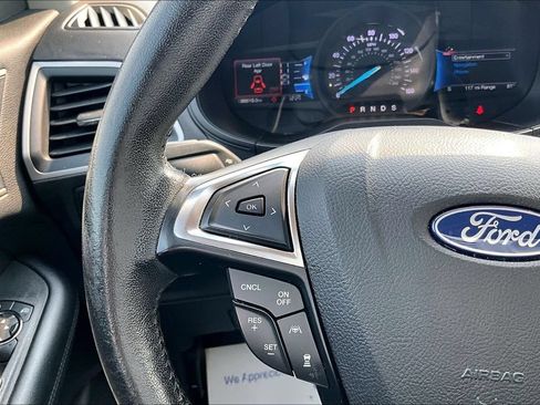Used 2022 Ford Edge SEL AWD/4WD image 18
