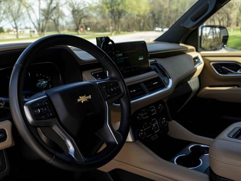 Used 2024 Chevrolet Suburban Premier w/ Premium Package 2 image 16