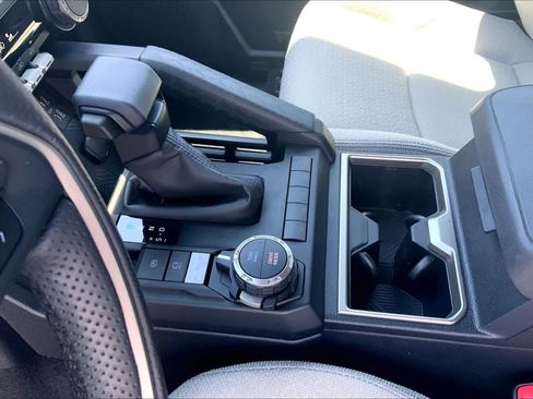 Used 2025 Toyota 4Runner SR5 AWD/4WD image 17