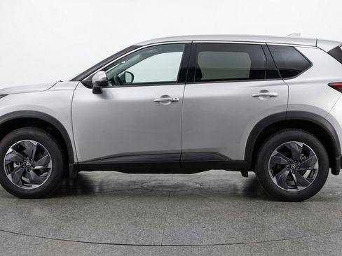 Used 2025 Nissan Rogue SV AWD/4WD image 5