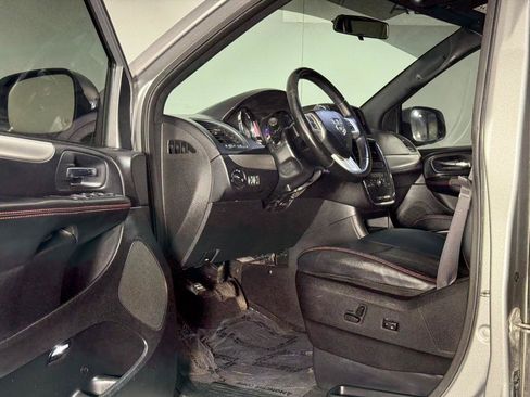 Used 2016 Dodge Grand Caravan R/T FWD image 9