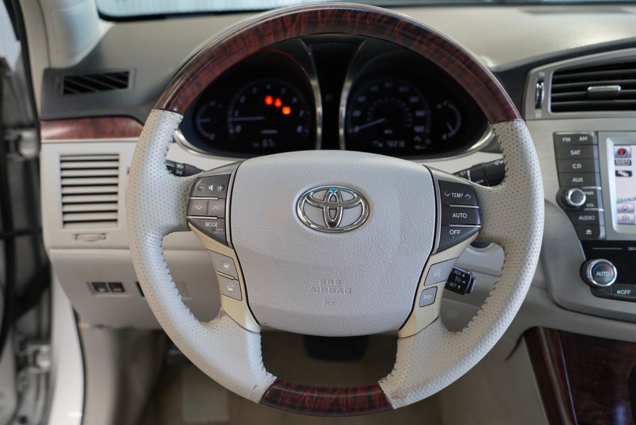 Used 2012 Toyota Avalon Limited FWD image 12