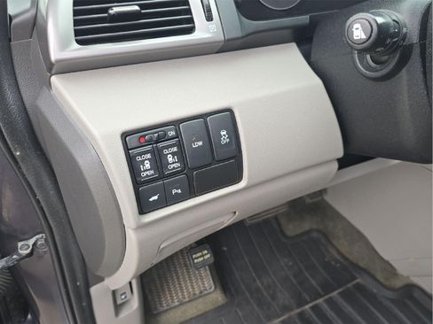 Used 2015 Honda Odyssey Touring image 11