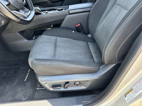 Used 2025 Nissan Rogue SV AWD/4WD image 21