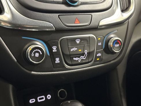 Used 2019 Chevrolet Equinox LT FWD image 16
