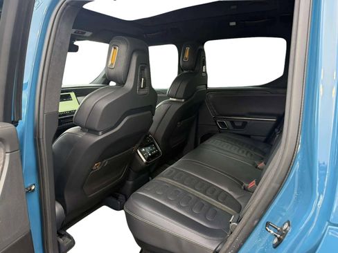 Used 2022 Rivian R1T Launch Edition image 17