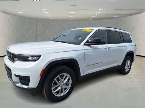 Used 2025 Jeep Grand Cherokee L Laredo AWD/4WD image 9