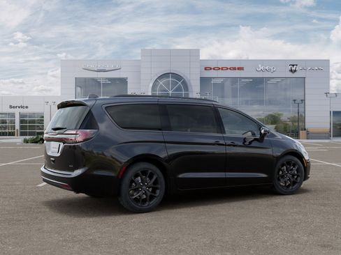 New 2026 Chrysler Pacifica Select image 30