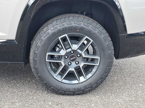 New 2026 GMC Terrain AT4 w/ Technology Package II AWD/4WD image 5