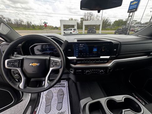 Used 2025 Chevrolet Silverado 2500 LT AWD/4WD image 17
